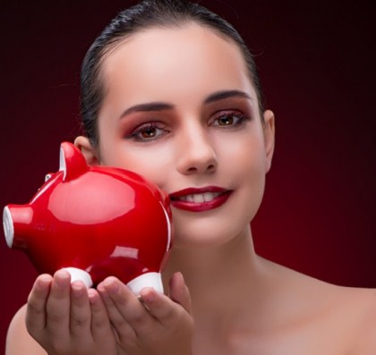 การเสริมหน้าอกด้วยการปลูกถ่ายรูปทรงหยดน้ำในการผ่าตัดเต้านม ภาพถ่ายก่อนและหลัง