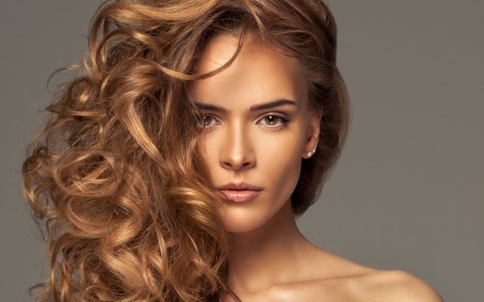 แกะสลักผม. คำแนะนำก่อนและหลังภาพถ่ายสำหรับผมยาวปานกลางสั้นและยาว บทวิจารณ์วิดีโอ