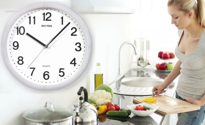 วิธีลดน้ำหนักในกระเพาะอาหารและข้างในหนึ่งสัปดาห์ที่บ้าน