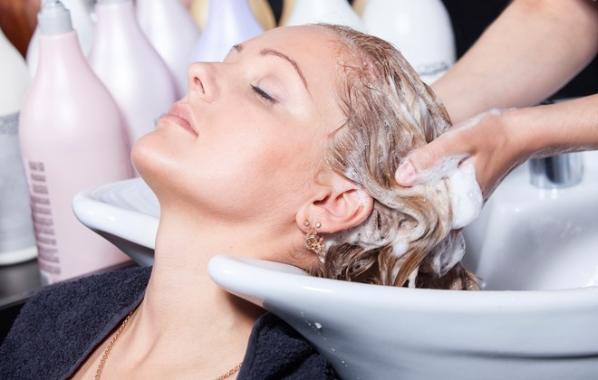 สระผม. วิธีการทำสีที่บ้านล้างออก Estel ซักมืออาชีพ