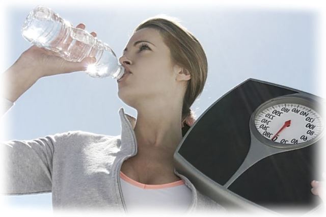 วิธีลดน้ำหนักในกระเพาะอาหารและข้างในหนึ่งสัปดาห์ที่บ้าน