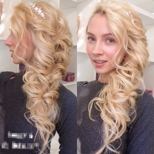 ทรงผมกรีกสำหรับผมยาวพร้อมผ้าพันแผล คำแนะนำทีละขั้นตอนพร้อมรูปถ่าย