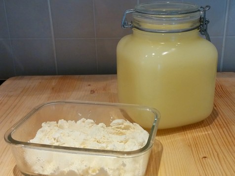 โปรตีนเพื่อเพิ่มมวลกล้ามเนื้อ ประโยชน์และโทษที่ดีกว่าสำหรับสาว ๆ มือใหม่วิธีการใช้