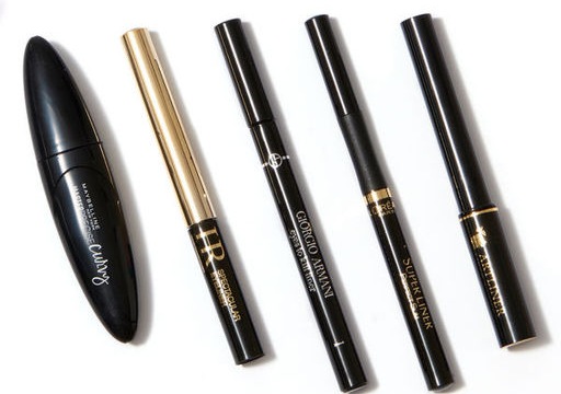 Comment dessiner des flèches devant vos yeux avec un eye-liner par étapes. Belle pour elle-même, parfaite et même. Tutoriels photo, vidéo