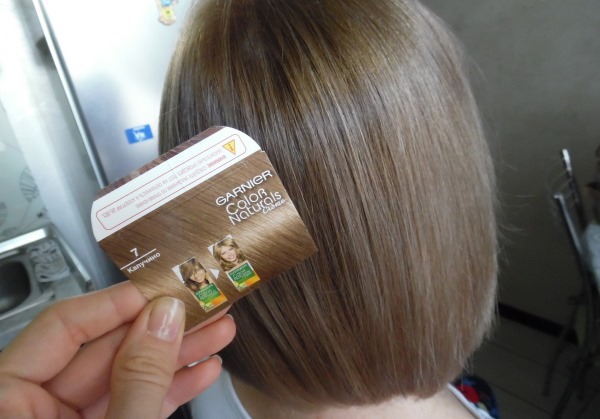 Café au lait: palette de peintures, numéros de teintes, caractéristiques de coloration, résultat sur les cheveux