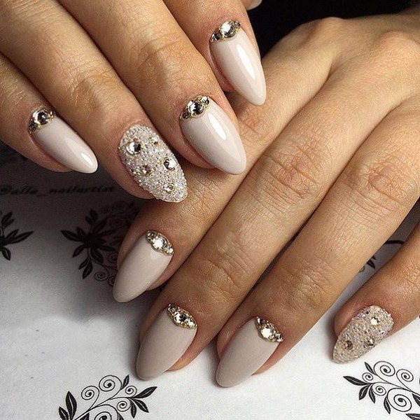 Manucure pour ongles aux amandes 2020: les meilleures idées. Conception pour le printemps, l'été, l'automne, l'hiver