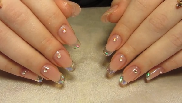 Manucure française avec un motif. Nouveau 2020, les meilleures idées pour les ongles longs et courts