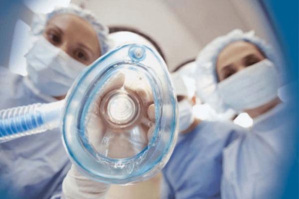 Courbure de la cloison nasale. Symptômes, causes et conséquences.Opération de septoplastie: indications, contre-indications, types et caractéristiques