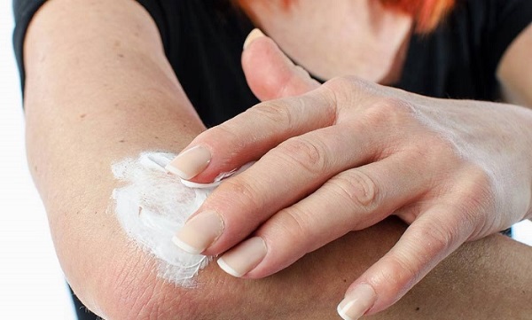 Crème de Zorka. Mode d'emploi pour les personnes souffrant de talons fissurés, de varices, de psoriasis, d'épine de talon, de dermatite, d'eczéma, d'hémorroïdes