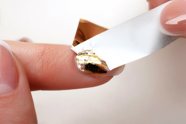 Autocollants pour les ongles.Comment coller sous vernis gel: eau, 3D, chinois avec Aliexpress, traductions, Faberlik. Dessins de manucure