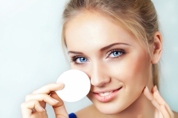 Soin des peaux grasses: quotidien, été, hiver. Caractéristiques de l'utilisation de remèdes professionnels et populaires cosmétiques