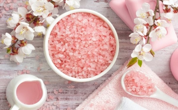 Renforcer les ongles à la maison avec des remèdes populaires, gel, acrylique, poudre, sel de mer