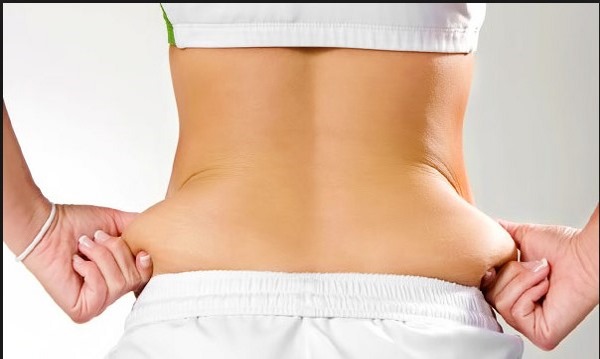 Entraînements pour amincir l'abdomen, les côtés et les jambes à la maison.Puissance, danse, intervalle pour les filles