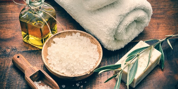 Gommage pour le cuir chevelu. Recettes pour la peau grasse, les pellicules, pour la croissance et la santé des cheveux