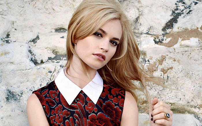 Lily James. Photos chaudes en maillot de bain, sous-vêtements, biographie, vie personnelle