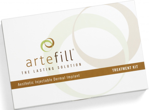 Les filles ont des lèvres fines. Comment augmenter avec de l'acide hyaluronique, un remplisseur, du botox