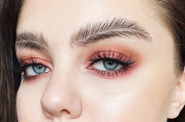 Types de sourcils chez les filles. Photos, titres, correction, tatouage