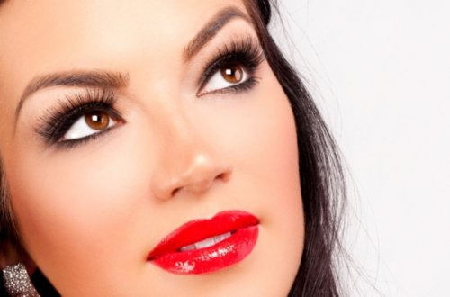 Types de sourcils chez les filles. Photos, titres, correction, tatouage